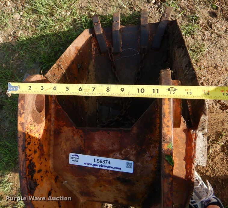 image for item LS9874 17"W backhoe bucket
