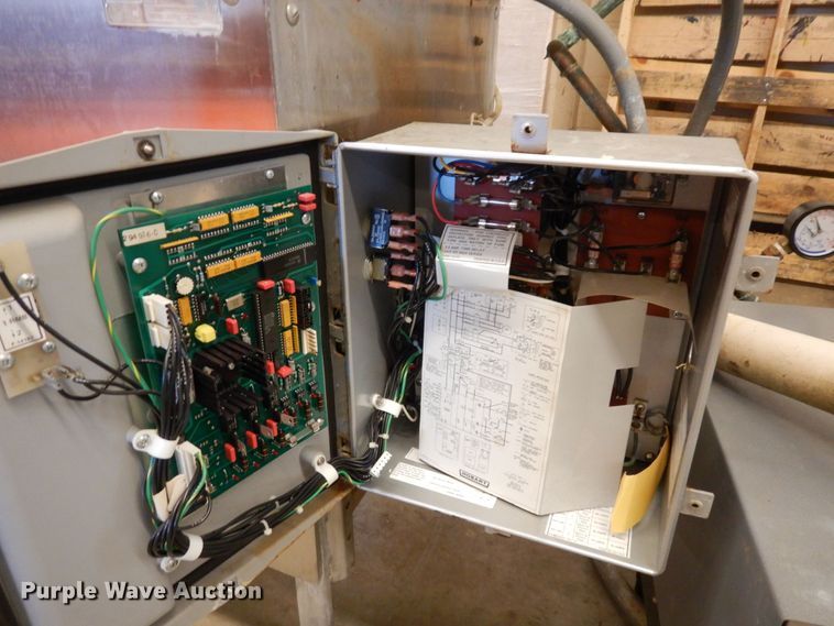 image for item LY9085 Hobart AM-14  dishwasher