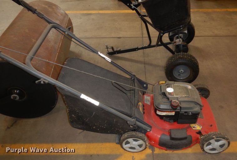 image for item MH9071 Lawn and garden equipment