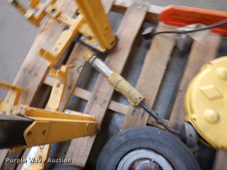 image for item MH9073 Tools