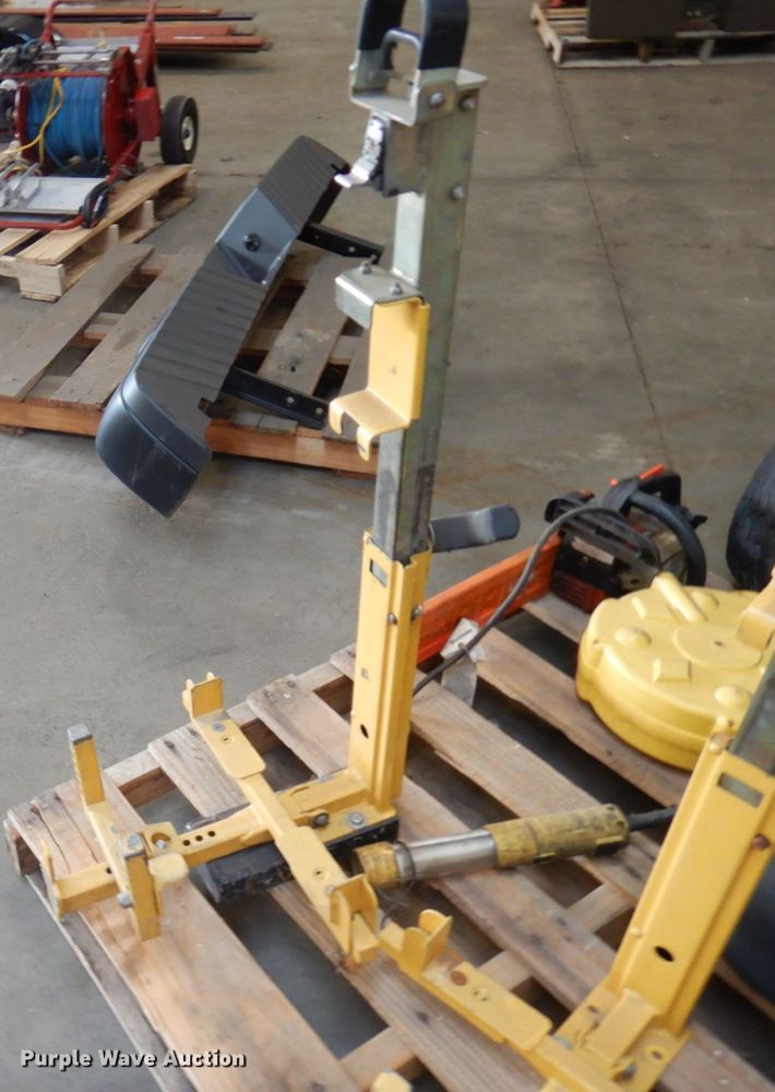 image for item MH9073 Tools