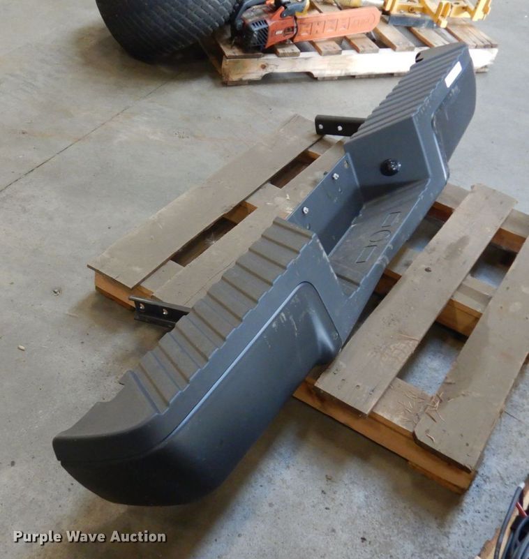 image for item MH9074 2011 Ford F350  bumper