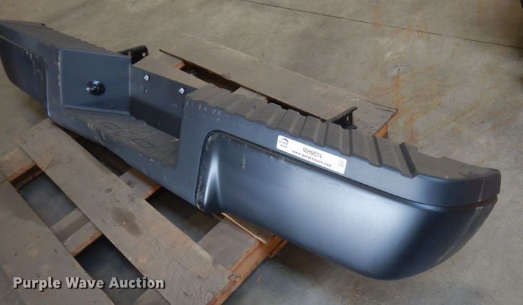 image for item MH9074 2011 Ford F350  bumper