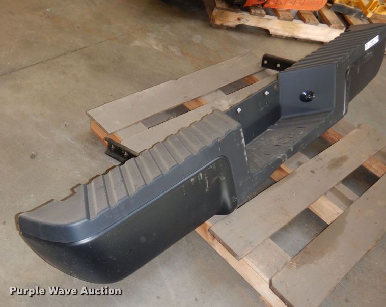 image for item MH9074 2011 Ford F350  bumper