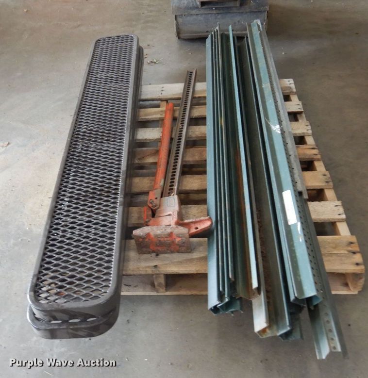 image for item MH9075 Tools