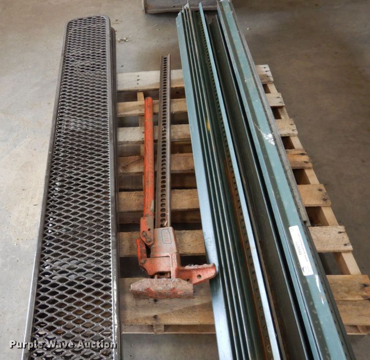 image for item MH9075 Tools