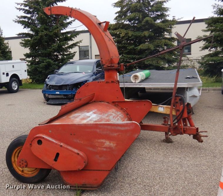 image for item MH9094 New Holland 38  forage harvester