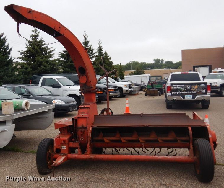 image for item MH9094 New Holland 38  forage harvester