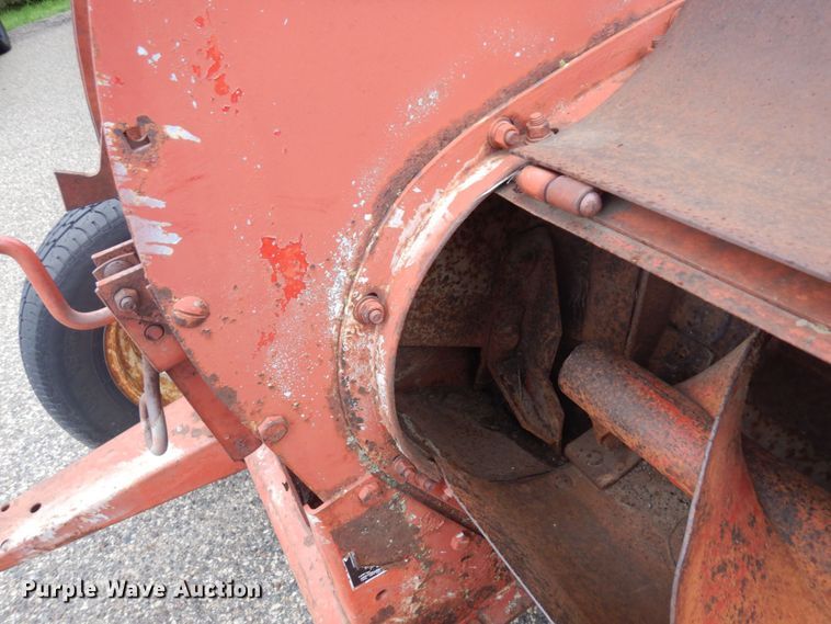 image for item MH9094 New Holland 38  forage harvester