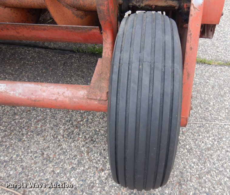 image for item MH9094 New Holland 38  forage harvester