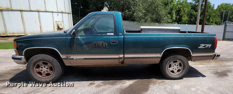 image for item MK9057 1998 Chevrolet Silverado 1500  pickup truck