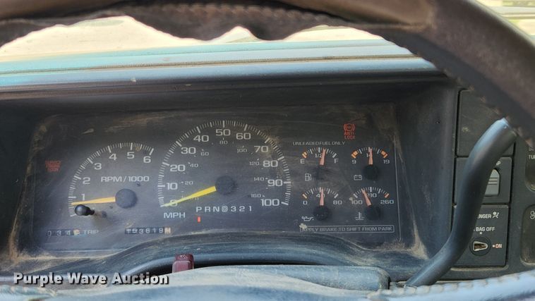 image for item MK9057 1998 Chevrolet Silverado 1500  pickup truck