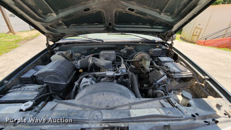 image for item MK9057 1998 Chevrolet Silverado 1500  pickup truck