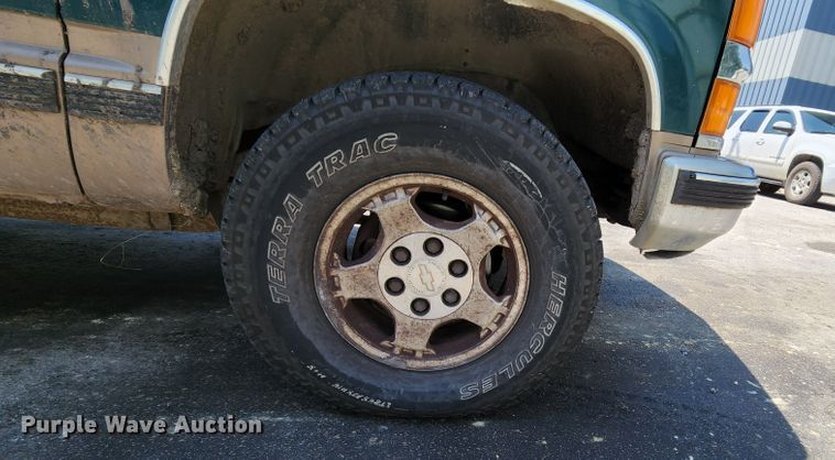 image for item MK9057 1998 Chevrolet Silverado 1500  pickup truck