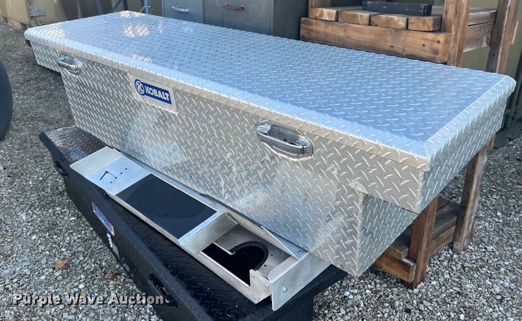 image for item MR9832 Office supplies and equipment