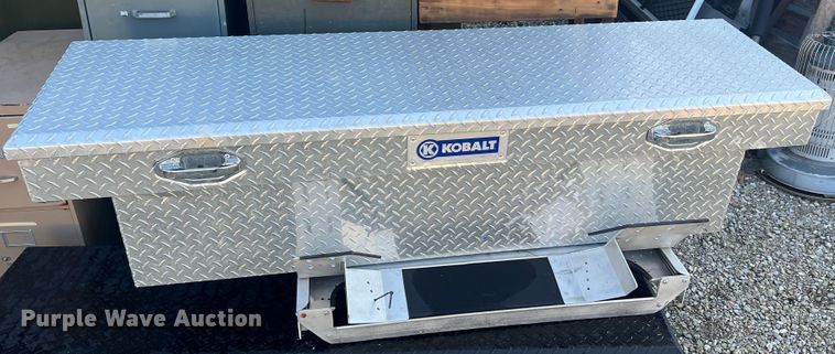 image for item MR9832 Office supplies and equipment