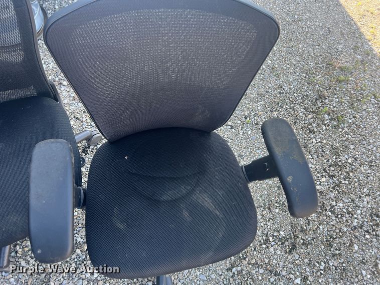 image for item MR9832 Office supplies and equipment