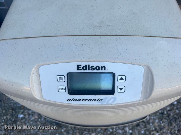 image for item MR9832 Office supplies and equipment