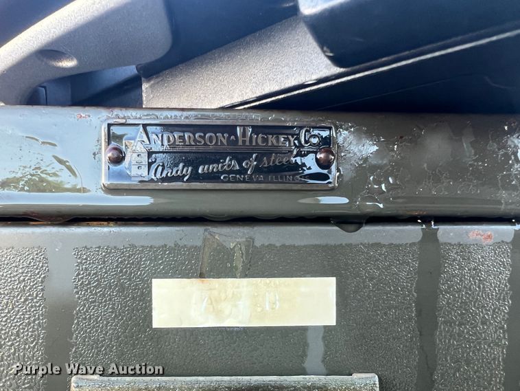 image for item MR9832 Office supplies and equipment