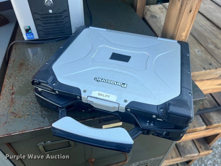 image for item MR9832 Office supplies and equipment