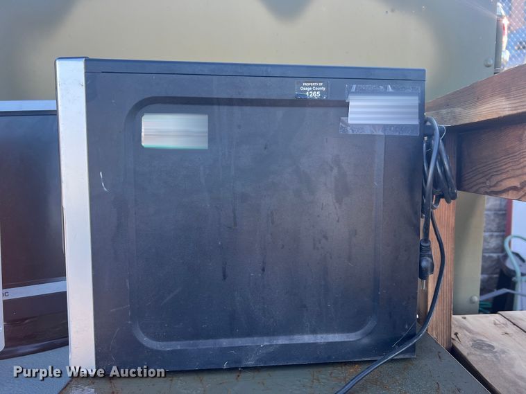 image for item MR9832 Office supplies and equipment