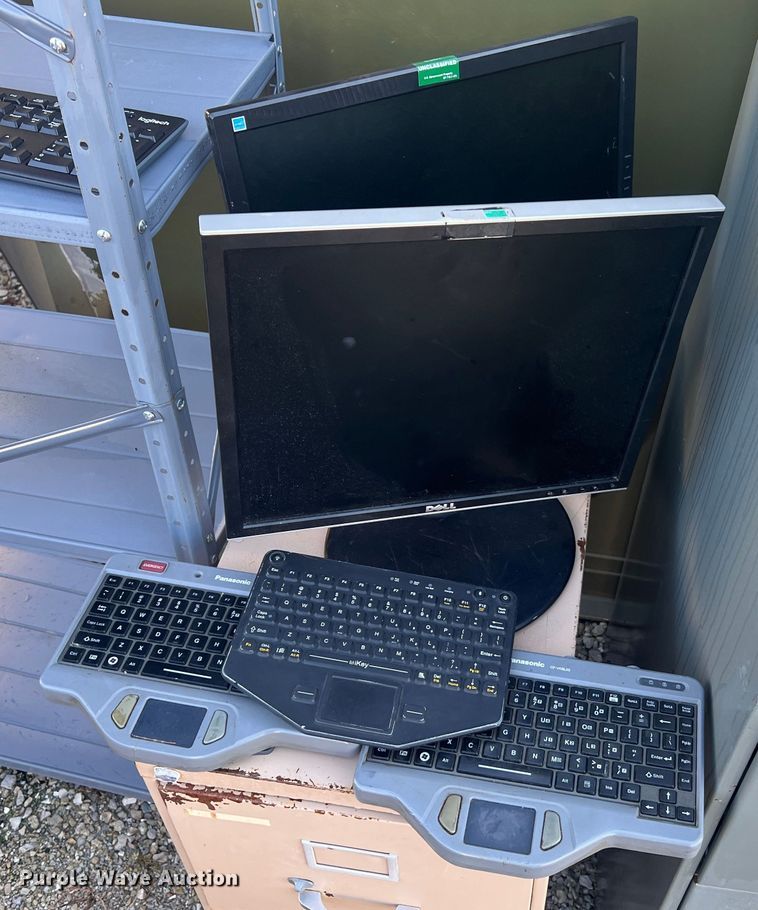 image for item MR9832 Office supplies and equipment