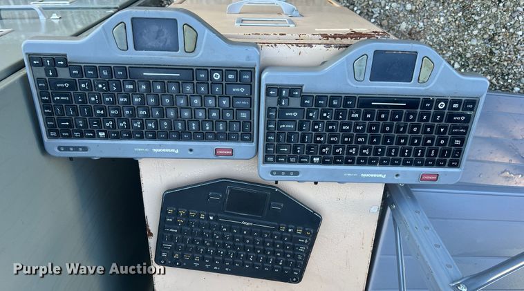 image for item MR9832 Office supplies and equipment