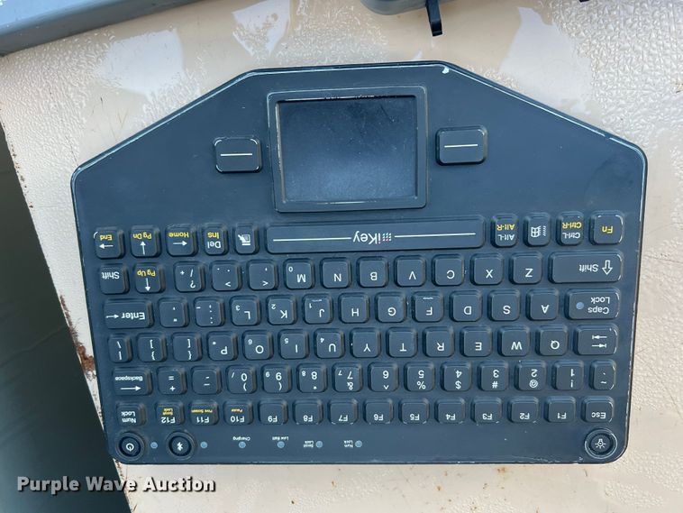 image for item MR9832 Office supplies and equipment