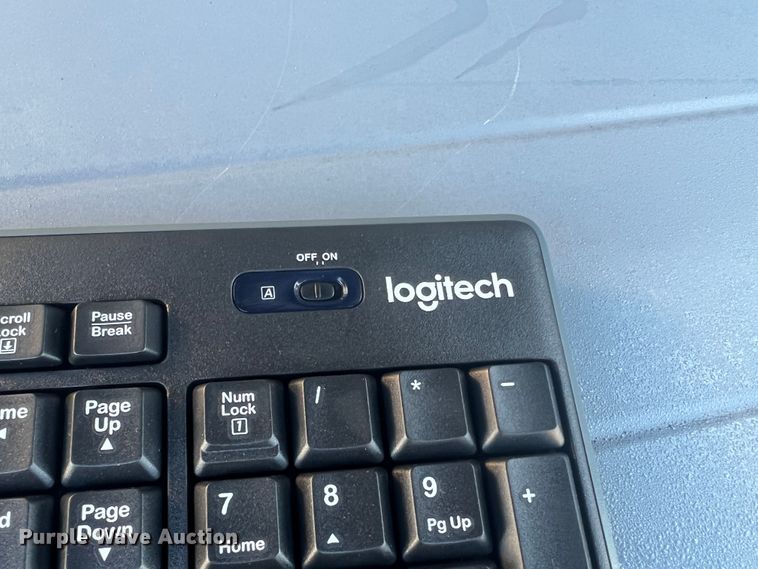 image for item MR9832 Office supplies and equipment