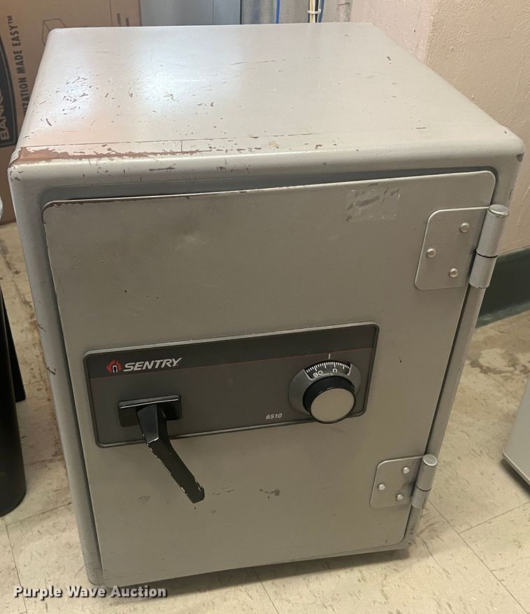 image for item MR9832 Office supplies and equipment