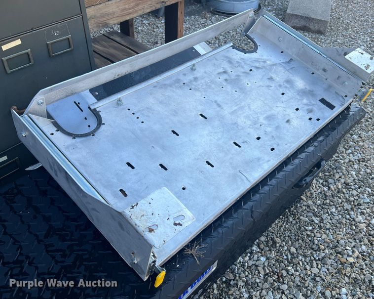 image for item MR9832 Office supplies and equipment