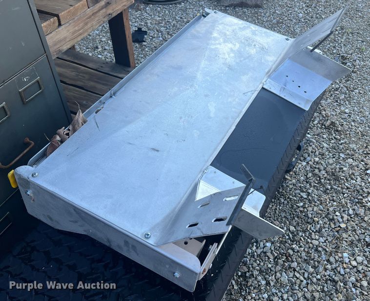 image for item MR9832 Office supplies and equipment