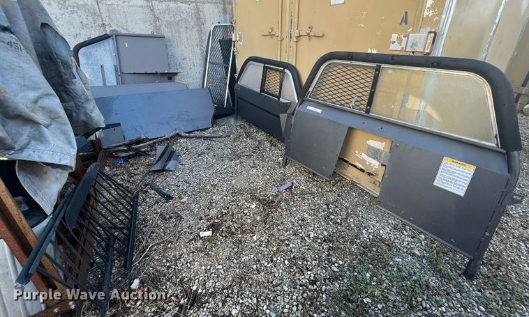 image for item MR9832 Office supplies and equipment