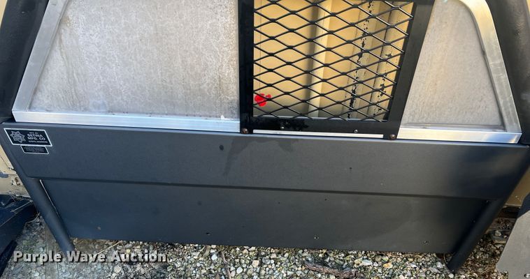 image for item MR9832 Office supplies and equipment