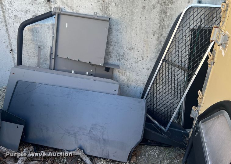 image for item MR9832 Office supplies and equipment