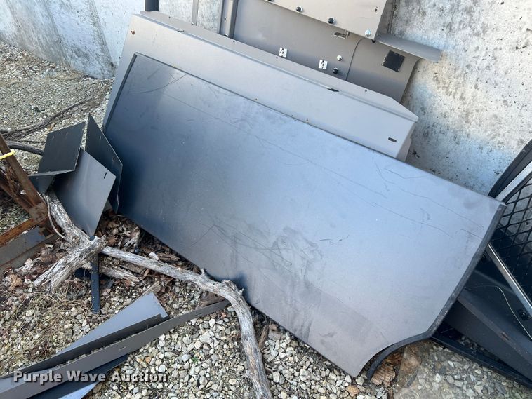 image for item MR9832 Office supplies and equipment