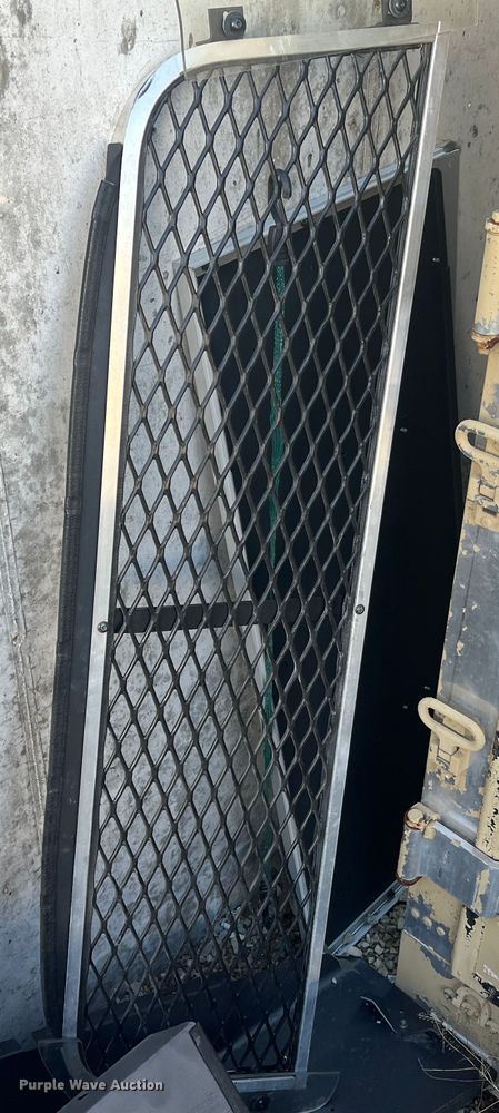 image for item MR9832 Office supplies and equipment