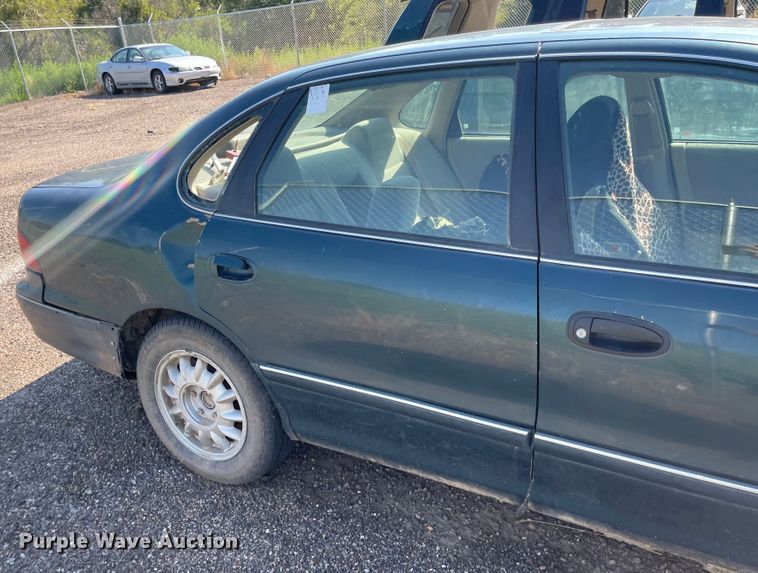 image for item MU9025 1999 Toyota Avalon