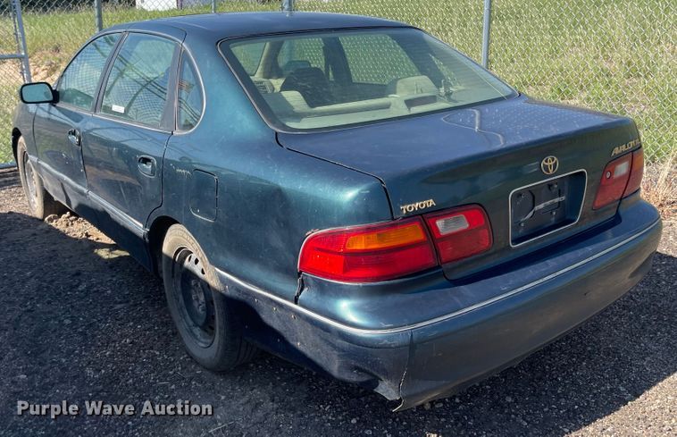image for item MU9025 1999 Toyota Avalon