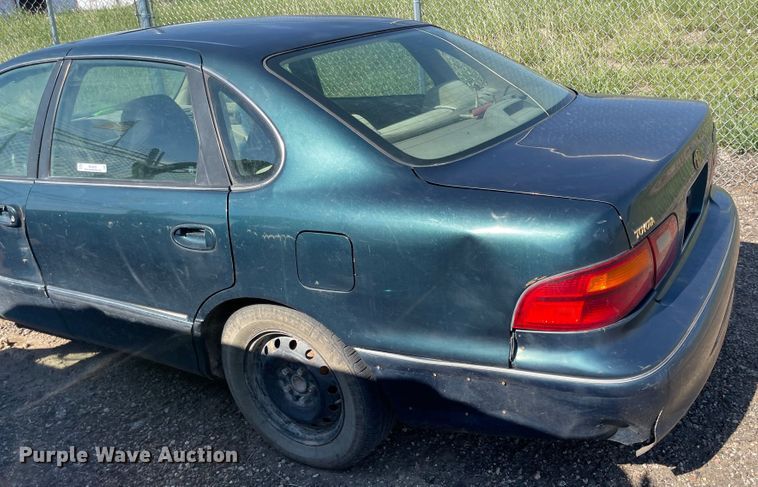 image for item MU9025 1999 Toyota Avalon