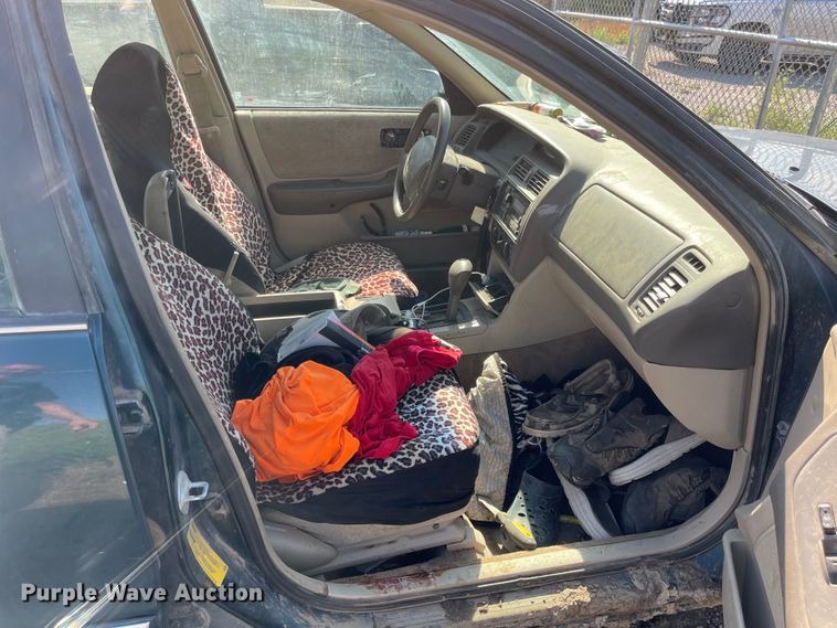 image for item MU9025 1999 Toyota Avalon