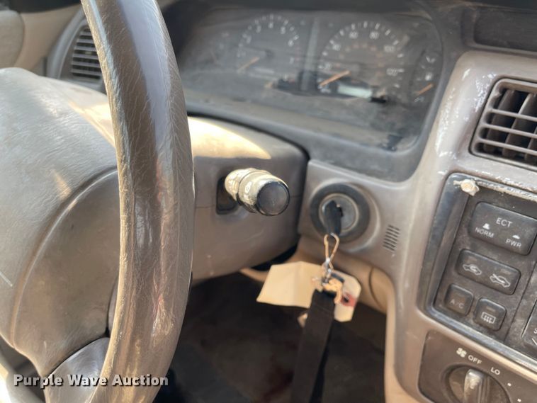 image for item MU9025 1999 Toyota Avalon