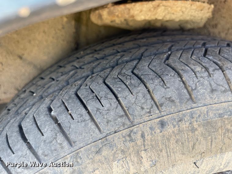 image for item MU9025 1999 Toyota Avalon