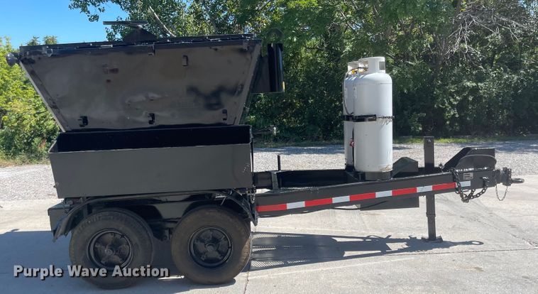 image for item MU9116 Roadmaster 300J  asphalt trailer