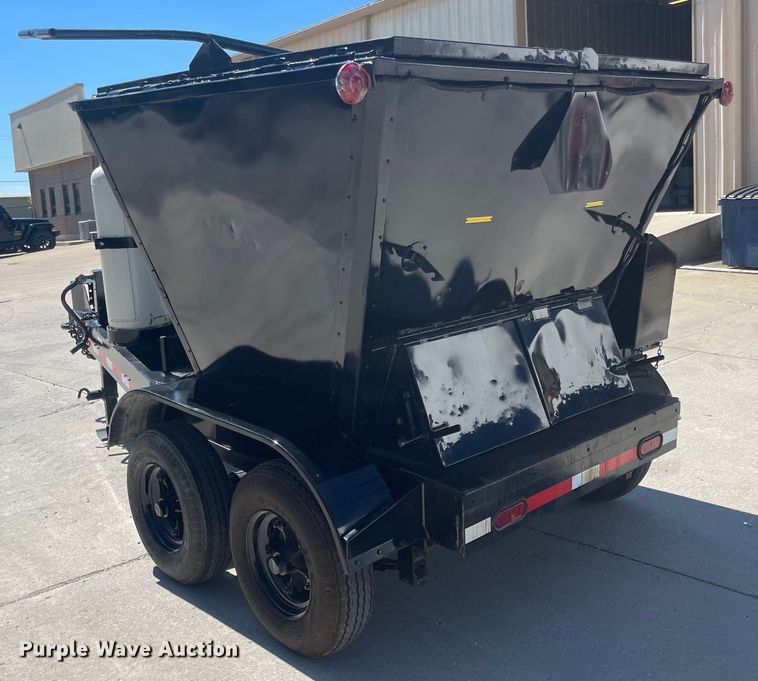 image for item MU9116 Roadmaster 300J  asphalt trailer