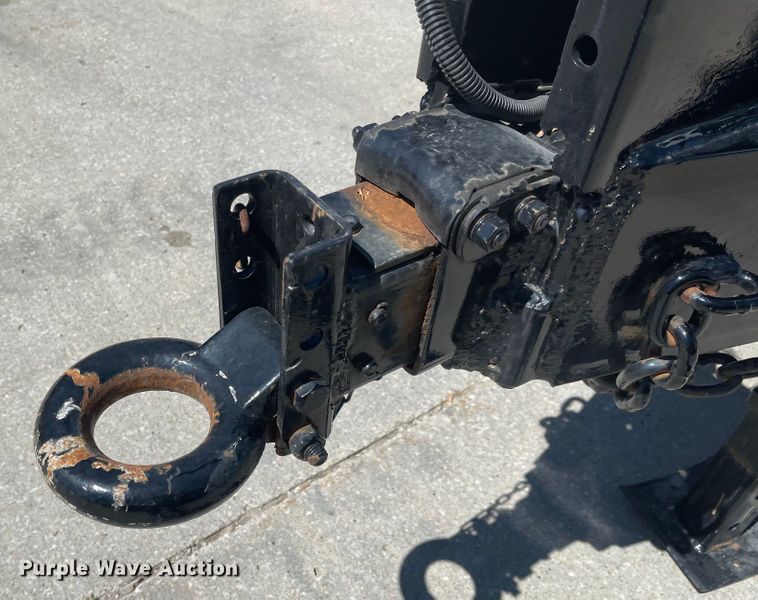 image for item MU9116 Roadmaster 300J  asphalt trailer