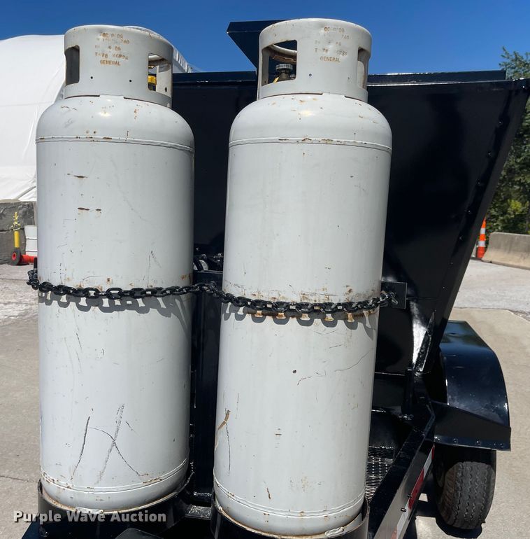 image for item MU9116 Roadmaster 300J  asphalt trailer