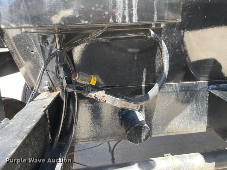 image for item MU9116 Roadmaster 300J  asphalt trailer