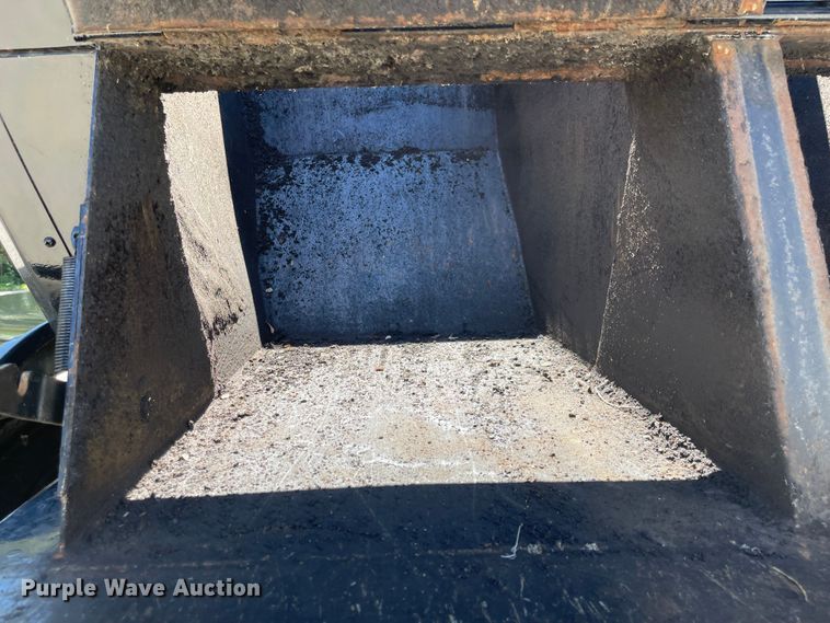 image for item MU9116 Roadmaster 300J  asphalt trailer