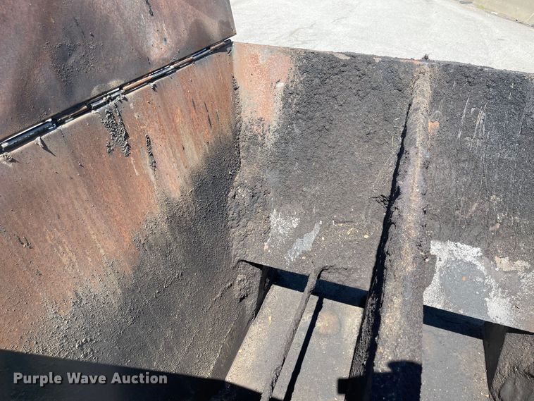 image for item MU9116 Roadmaster 300J  asphalt trailer